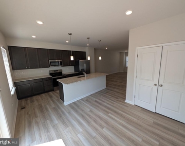 278 Swan Field Avenue - Photo Thumbnail 12