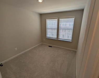 278 Swan Field Avenue - Photo Thumbnail 33