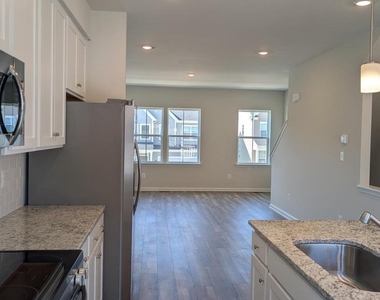 413 Silver Birch Dr - Photo Thumbnail 4