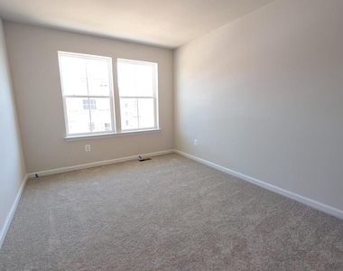413 Silver Birch Dr - Photo Thumbnail 20