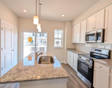 413 Silver Birch Dr - Photo Thumbnail 10
