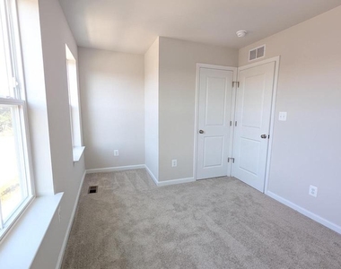 413 Silver Birch Dr - Photo Thumbnail 30