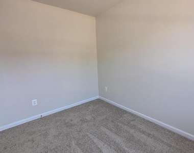 413 Silver Birch Dr - Photo Thumbnail 33