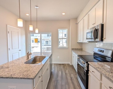 413 Silver Birch Dr - Photo Thumbnail 6