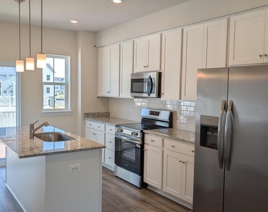 413 Silver Birch Dr - Photo Thumbnail 2
