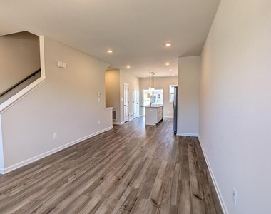 413 Silver Birch Dr - Photo Thumbnail 9
