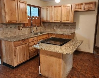 284 Tall Pine Lane - Photo Thumbnail 2