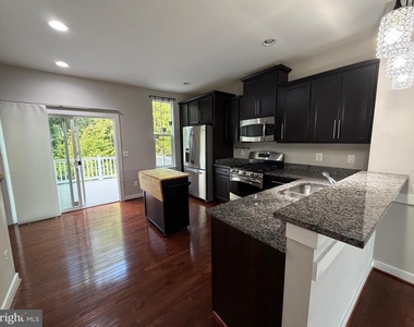 803 Woodstream Boulevard - Photo Thumbnail 7