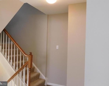 100 Mayfair Place - Photo Thumbnail 7