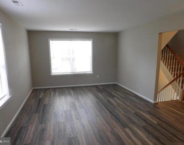 100 Mayfair Place - Photo Thumbnail 1