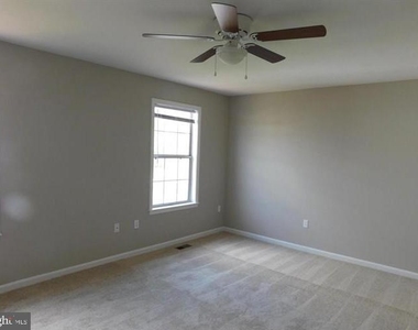 100 Mayfair Place - Photo Thumbnail 9