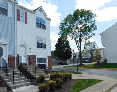 100 Mayfair Place - Photo Thumbnail 19