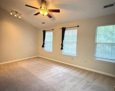 110 Lakeview Court - Photo Thumbnail 15