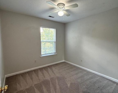 110 Lakeview Court - Photo Thumbnail 22