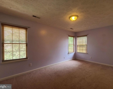 10 Lockwood Drive - Photo Thumbnail 23