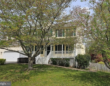 10 Lockwood Drive - Photo Thumbnail 1