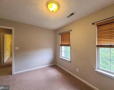10 Lockwood Drive - Photo Thumbnail 26