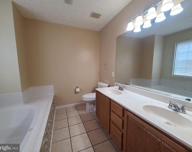 10 Lockwood Drive - Photo Thumbnail 21