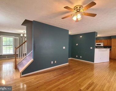 10 Lockwood Drive - Photo Thumbnail 16