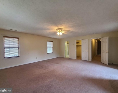 10 Lockwood Drive - Photo Thumbnail 18