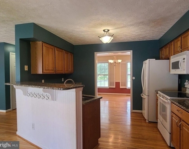 10 Lockwood Drive - Photo Thumbnail 13