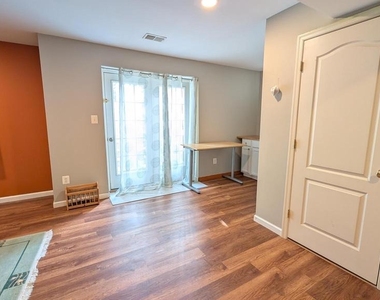 6721 Sycamore Park Drive - Photo Thumbnail 8