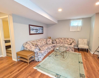 6721 Sycamore Park Drive - Photo Thumbnail 14