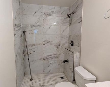 6721 Sycamore Park Drive - Photo Thumbnail 3
