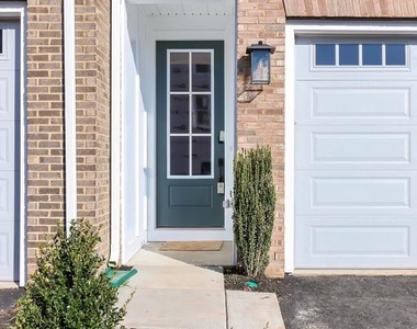 6872 Karter Robinson Drive - Photo Thumbnail 3