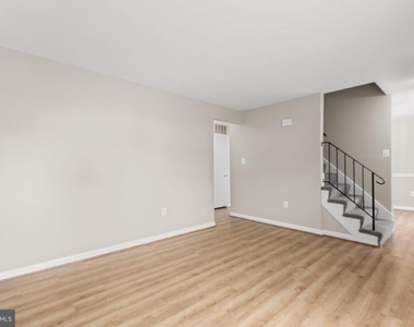 5685 Saffron Lane - Photo Thumbnail 6