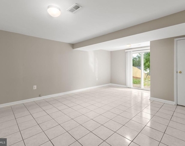 5685 Saffron Lane - Photo Thumbnail 23