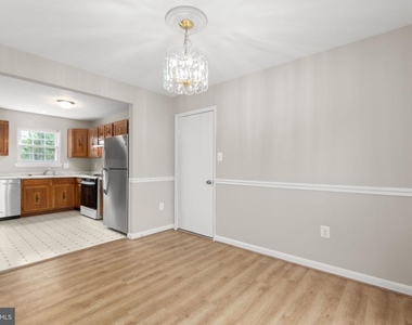 5685 Saffron Lane - Photo Thumbnail 8