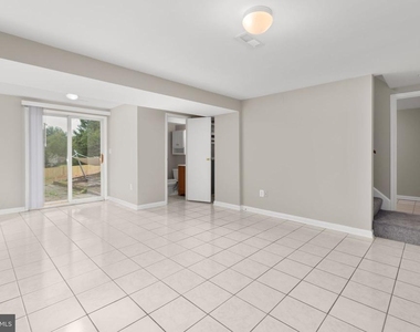 5685 Saffron Lane - Photo Thumbnail 27