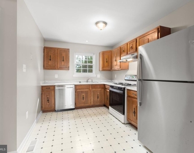 5685 Saffron Lane - Photo Thumbnail 10