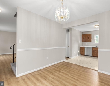 5685 Saffron Lane - Photo Thumbnail 7