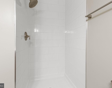 5685 Saffron Lane - Photo Thumbnail 16