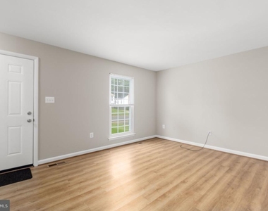 5685 Saffron Lane - Photo Thumbnail 3