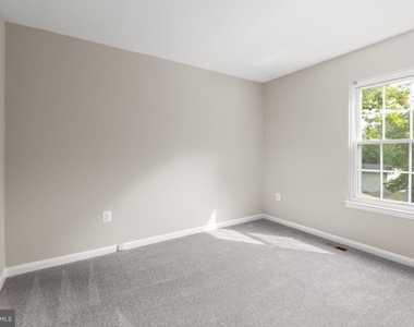 5685 Saffron Lane - Photo Thumbnail 13