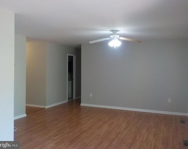 3000 Arkendale Street - Photo Thumbnail 7
