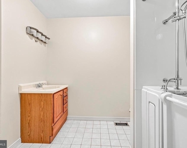 10117 Burwell Road - Photo Thumbnail 16