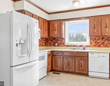 10117 Burwell Road - Photo Thumbnail 3