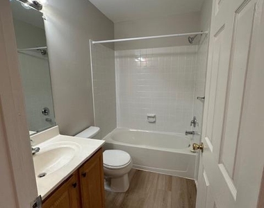21942 Thompson Square - Photo Thumbnail 16