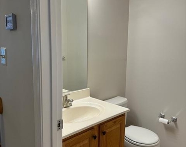 21942 Thompson Square - Photo Thumbnail 12