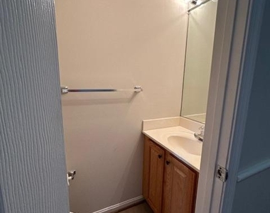 21942 Thompson Square - Photo Thumbnail 27