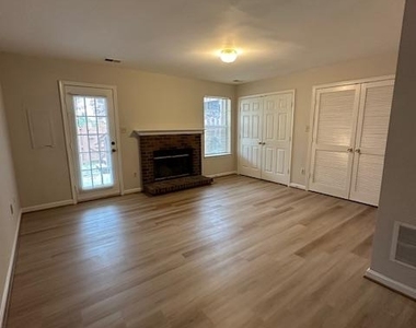 21942 Thompson Square - Photo Thumbnail 26