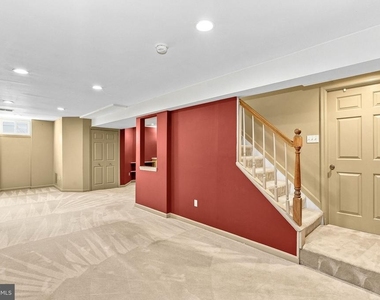 10163 Yorktown Way - Photo Thumbnail 35