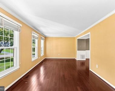 10163 Yorktown Way - Photo Thumbnail 20