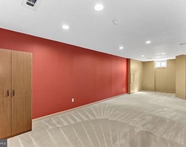 10163 Yorktown Way - Photo Thumbnail 46