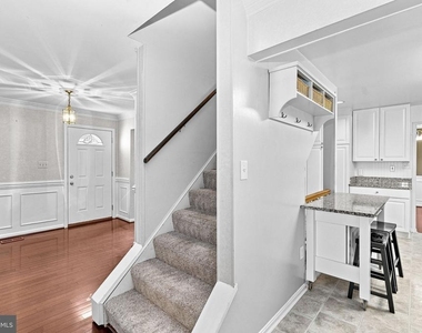 10163 Yorktown Way - Photo Thumbnail 19
