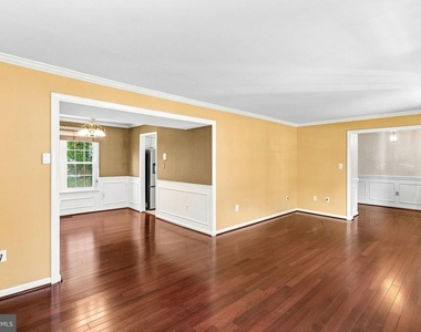 10163 Yorktown Way - Photo Thumbnail 22